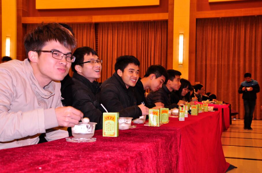 Zhuhai United organized employees watch movie and Eat Tangyuan on the Lantern Festival